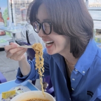 thumbnail - “운동 쉬면 근육 빠지는 게 느껴져” 53세 오연수의 헬스장 루틴 4