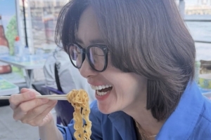 기사로 이동 - “운동 쉬면 근육 빠지는 게 느껴져” 53세 오연수의 헬스장 루틴 4