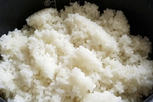 기사로 이동 - 식은 밥, 버리기 전에 전자레인지 넣고 30초만… ‘이 맛이었네’