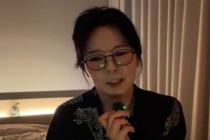 기사로 이동 - “장기하 침대서 어떨까” 12년 만에 사과한 곽정은, 악플엔 작심 발언