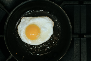 기사로 이동 - ‘바싹 구워야 제맛’ 계란후라이, 나도 모르게 독 됐다니