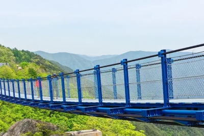 thumbnail - 21억 들였는데 기둥이 없다고? 지리산 900m 허공 다리, 가보니 ‘아찔’