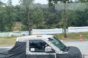 기사로 이동 - “목숨값 달라졌다” 30년 만에 포착된 신형 포터, 툭 튀어나온 앞모습에 운전자들 환호