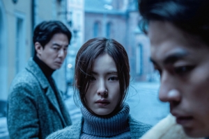 기사로 이동 - 극장서 참패한 ‘휴민트’…폭망인 줄 알았는데, 넷플릭스서 터진 이유