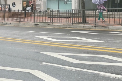 thumbnail - “어? 횡단보도네” 도로 위 ◆표시, 그냥 지나치면 벌어지는 아찔한 상황