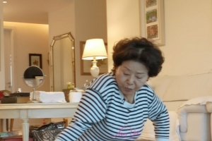 기사로 이동 - 뇌경색 겪더니…선우용여가 매일 아침 호텔로 ‘출근’하는 진짜 이유