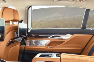 기사로 이동 - 1억 넘게 빠져 그랜저값 된 BMW 7시리즈, 덥석 잡았다간 수리비에 눈물