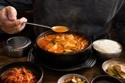 thumbnail - 의사들이 ‘제발 끊으라’ 경고한 국물, 매일 먹던 된장찌개였다