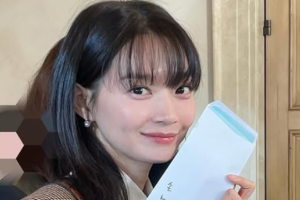 기사로 이동 - “잘못 입금된 줄” 신민아 통장서 15년간 조용히 빠져나간 37억