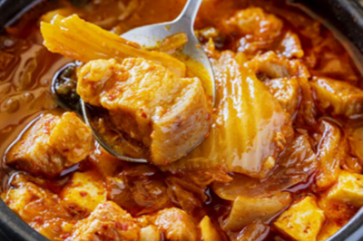 thumbnail - 김치찌개 끓일 때 맹물만 부었더니... 국물 맛이 밍밍했던 이유