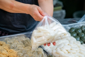 기사로 이동 - ‘2시간이면 상해요’ 여름 시장 떡, 냉장고도 믿으면 안 되는 진짜 이유