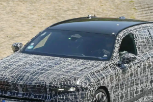 기사로 이동 - “이 디자인 맞나요?” 3년 뒤 나올 BMW 5시리즈, 완전 다른 차 됐다