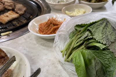 thumbnail - “이걸 왜 버려요?” 남은 깻잎, 커피컵에 넣자 벌어진 놀라운 변화