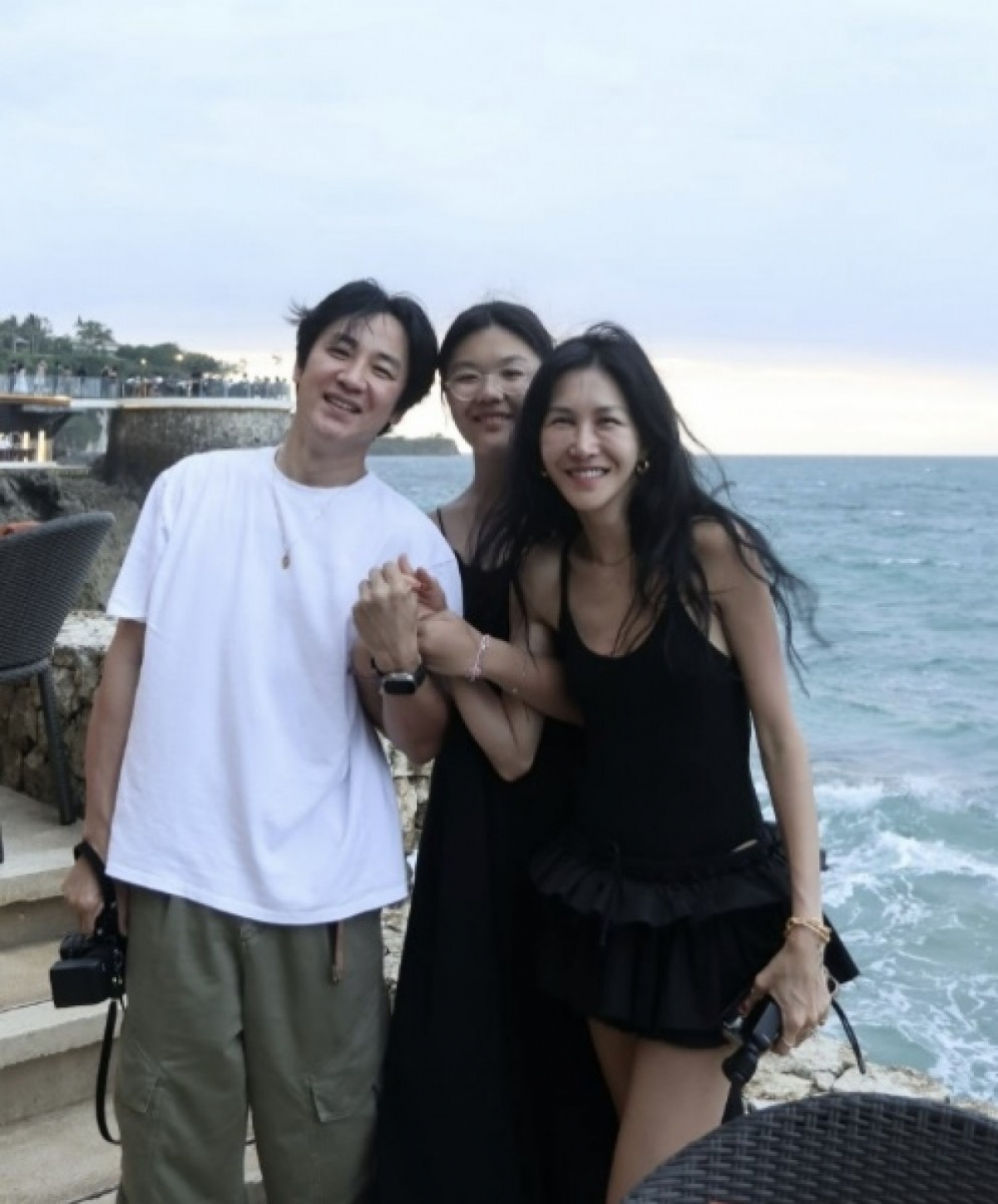thumbnail - “얜 너무 길다 이제” 엄마도 놀란 13살 딸 키, 벌써 178㎝