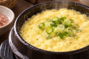 기사로 이동 - “이걸 왜 이제 알았지?” 계란찜에 소금 대신 넣으면 생기는 놀라운 변화