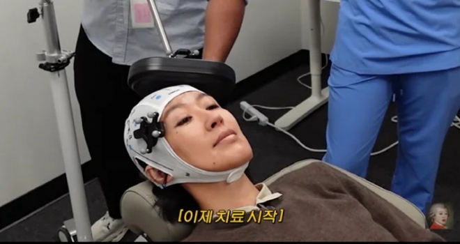 thumbnail - “MRI는 정상이라 답답했다” 홍진경, 결국 뇌 치료까지 받은 이유