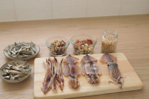 기사로 이동 - “냉동실도 소용없네”…견과류·건어물 두 달 넘기면 벌어지는 일