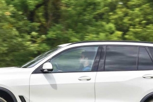 기사로 이동 - 1억 넘던 BMW X5, 반값 되자 ‘제네시스 왜 사요’ 말 나오는 이유