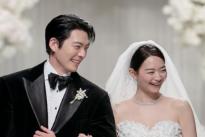기사로 이동 - 신민아 촬영장에 도착한 커피차, 보낸 사람 정체에 ‘깜짝’