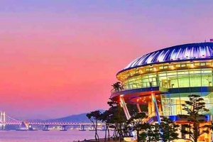 기사로 이동 - “여기 들어가도 되는 곳이었어?”…세계 정상들 모였던 회의장, 지금은 ‘입장료 0원’