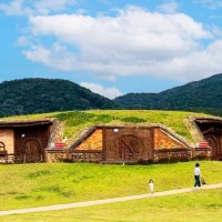 thumbnail - “강 한가운데 1만평 섬이 전부 공짜”… 700m 황톳길에 ‘호빗 놀이터’까지
