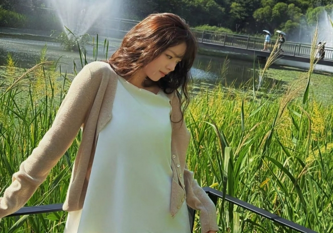 thumbnail - “11년 몸담은 JYP 나오더니”…정연, ‘배우 얼굴’ 장착한 근황