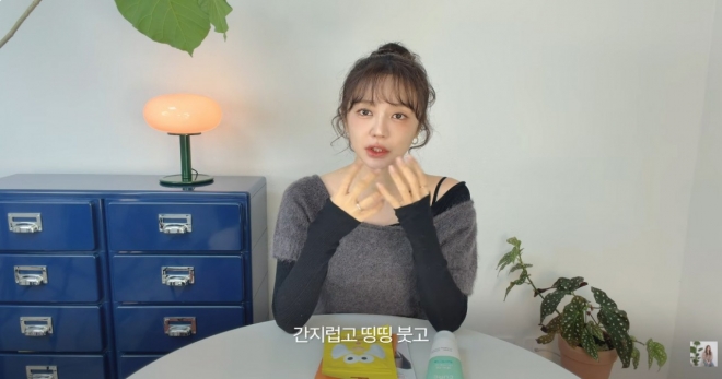 thumbnail - “병원비 왜 이렇게 비싸”… 윤은혜, 손 붓고 까매진 알레르기 투병