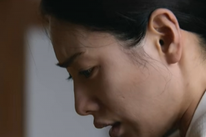 기사로 이동 - “내 입술 때문에 불편했다면…” 나나, 결국 고개 숙인 진짜 이유