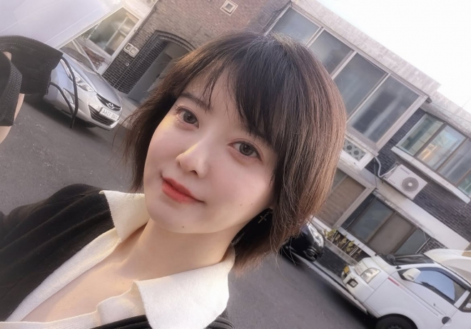thumbnail - “가위도 없이 싹둑” 구혜선, 눈썹칼로 직접 자른 머리...결과물 보니