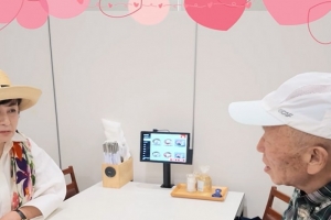 기사로 이동 - “열댓 평 아파트서 살자” 81세 배우 고백에 77세 여배우 보인 한 마디
