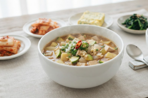 기사로 이동 - “소고기뭇국보다 2.7배 짜다니”… 건강식인 줄 알았던 된장찌개의 ‘두 얼굴’