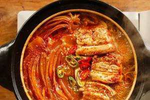 기사로 이동 - “푹 끓여야 제맛인데…” 밥도둑 묵은지찜, 딱 한 가지 실수로 병 부른다