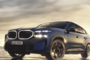 기사로 이동 - 2.7톤 거구가 3.8초 만에 ‘쿵’… 2억3천짜리 BMW SUV 뒷좌석 타보니