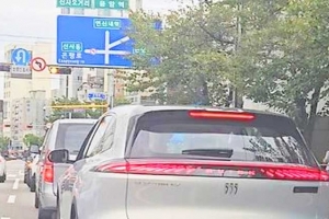 기사로 이동 - “기름 한번 넣으면 1600km” 쏘렌토급 SUV, 위장막 없이 서울 등장했다