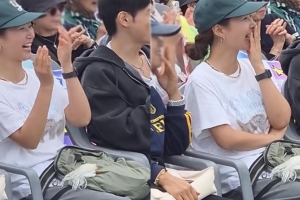 기사로 이동 - “소녀시대는 잊어주세요”… 전국노래자랑 객석 1열 잡은 ‘제주 주민’