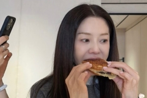 기사로 이동 - “50대 긴 머리는 좀…” 이 말 쏙 들어간 고현정 근황, 대체 뭐했길래