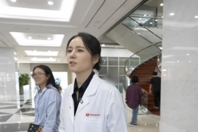 thumbnail - “내가 왜 연예인을…” 수능 384점 받고 전교 1등 한 배우의 후회
