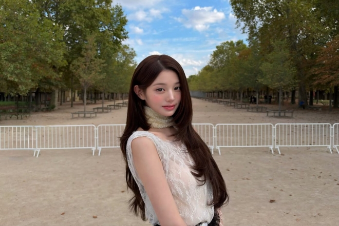 thumbnail - “파리 공주님 그 자체네” 장원영, 시스루 입은 낮과 반짝이는 밤