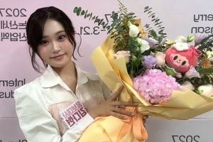 기사로 이동 - “내 앞에 내보내지 마” 심수봉 저격 한 달…김다현이 웃으며 나타난 진짜 이유