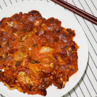 thumbnail - 김치전 반죽, 밀가루 빼고 ‘이 가루’ 넣었더니… 두 접시가 순식간에 사라졌다