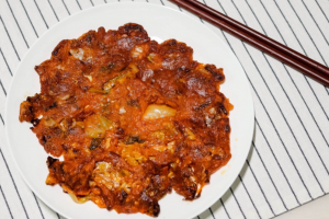 기사로 이동 - 김치전 반죽, 밀가루 빼고 ‘이 가루’ 넣었더니… 두 접시가 순식간에 사라졌다