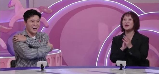 thumbnail - “1년간 술 끊었더니…” 47살 김종민, 11살 연하 아내 임신 소식 전했다