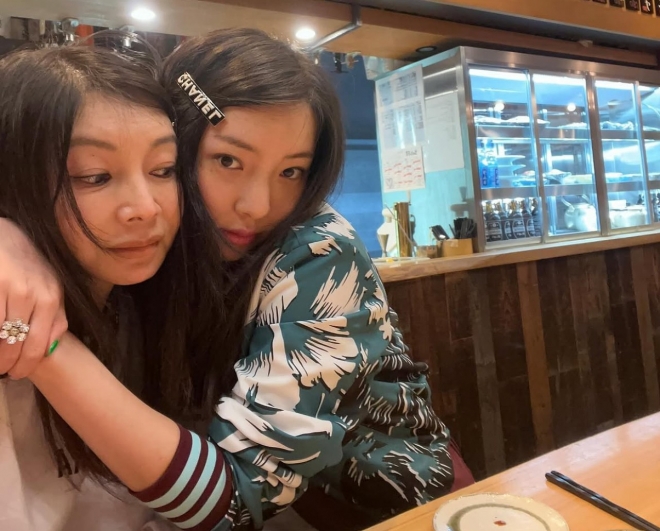 thumbnail - 7년 전 어머니가 준 1000만원… 63세 황신혜, 중대 결심한 이유