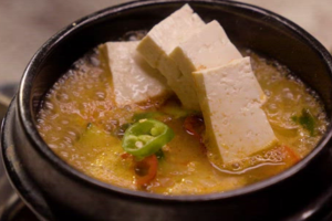 기사로 이동 - “한국 오길 잘했다” 서양인들, 된장찌개 앞에서 눈 동그래진 진짜 이유