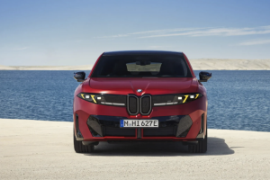 기사로 이동 - “차박은 iX3, 디자인은 iX4?”…공간 포기하고 옆태 택한 BMW