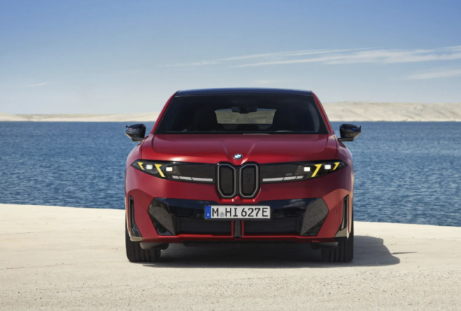thumbnail - “차박은 iX3, 디자인은 iX4?”…공간 포기하고 옆태 택한 BMW