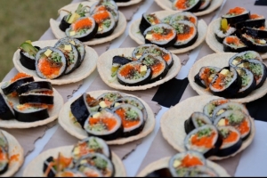 기사로 이동 - “김밥 먹으러 여기까지?”…10월 사흘간 ‘김밥천국’ 되는 국내 여행지