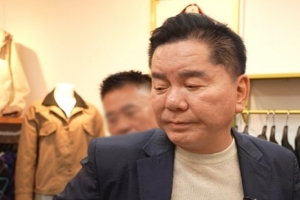 기사로 이동 - “계속 사 달라 하네”… 179억 파산 심형래, 젊은 작가에 샤넬 백 선물 후폭풍