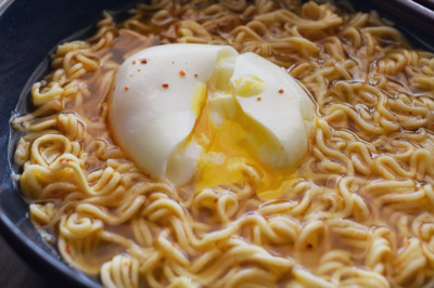 thumbnail - 라면에 달걀부터? ‘이 순서’ 지켰더니 분식집 맛, 90초면 끝