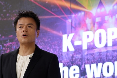 thumbnail - “JYP 지분 절반을 사겠다”…공개매수 발표 뒤 주가 14% 급등